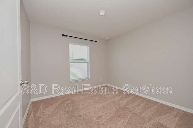 Building Photo - 1563 Swan Lake Cir