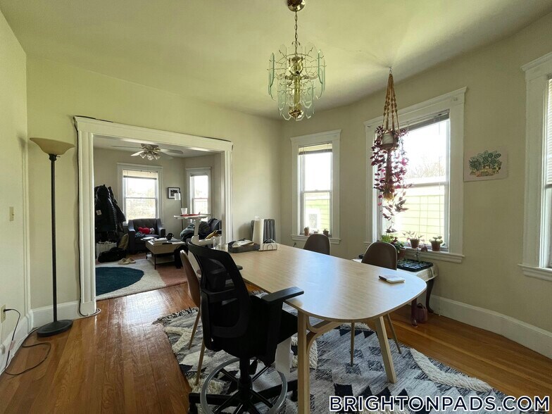 Building Photo - 40 Tremont St