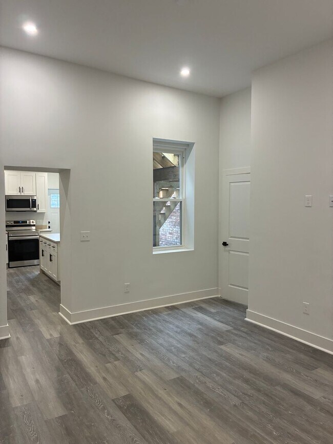 Building Photo - 1539 Lowrie St