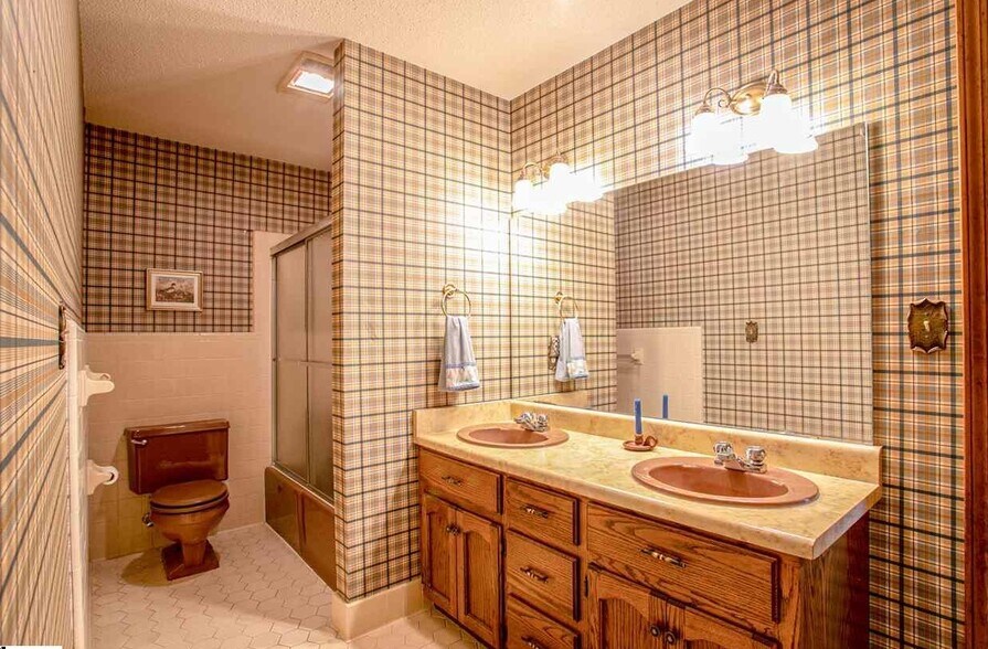 Building Photo - 404 Mount Vernon Rd