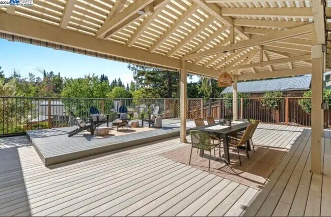 Building Photo - 131 Clover Hill Ct