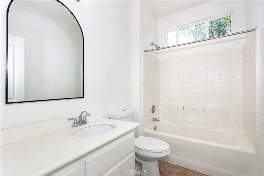 Building Photo - 38 Eaglecreek