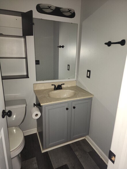 Building Photo - 5514 Hideaway Dr