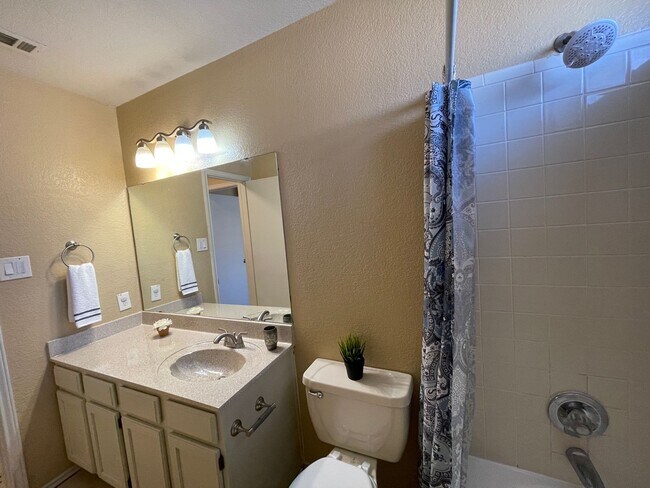 Building Photo - 3817 Water Oak Dr