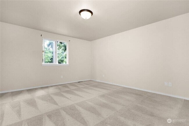 Building Photo - Listed For Rent