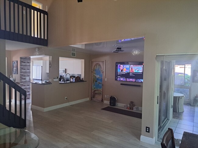 Building Photo - 1077 SE 6th Ave