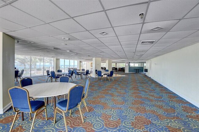 Building Photo - 1010 S Ocean Blvd