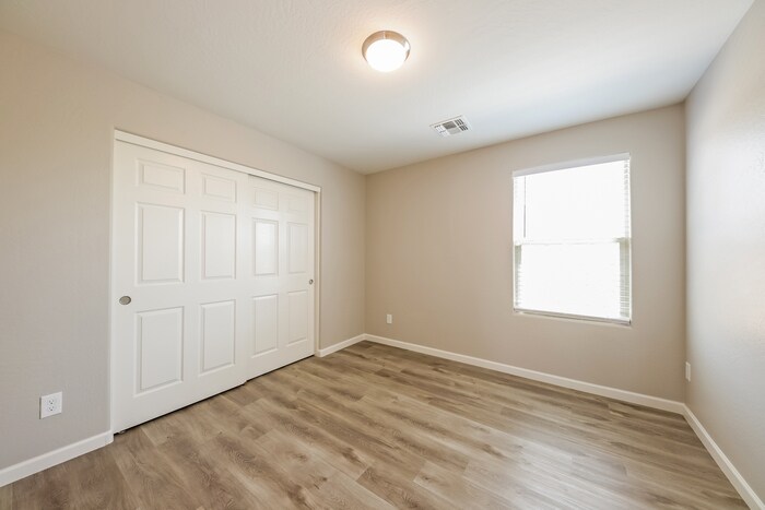 Building Photo - 11944 W El Cortez Pl