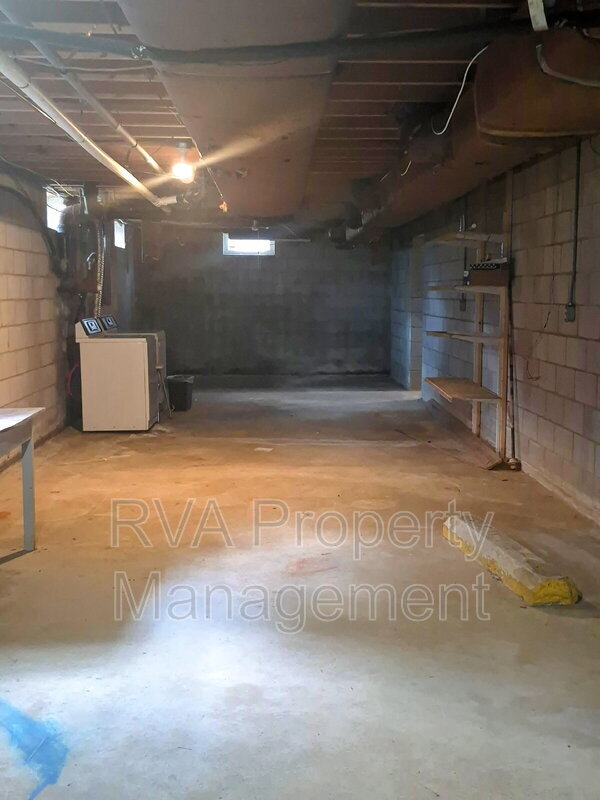 Building Photo - 6403 River Rd