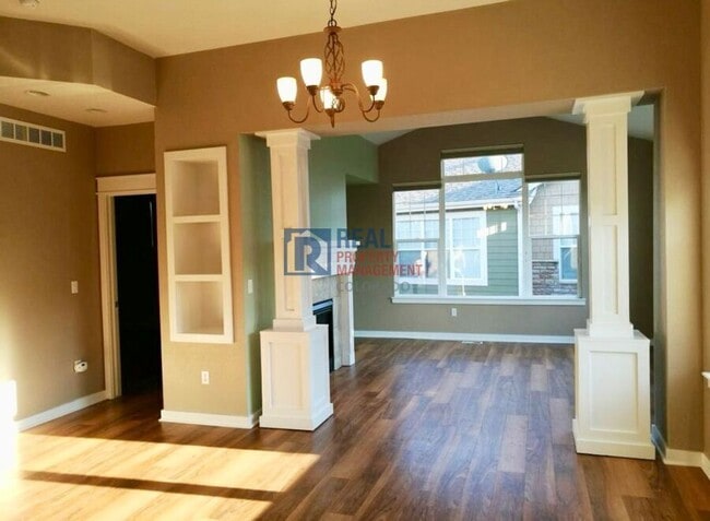Building Photo - 2550 Winding River Dr