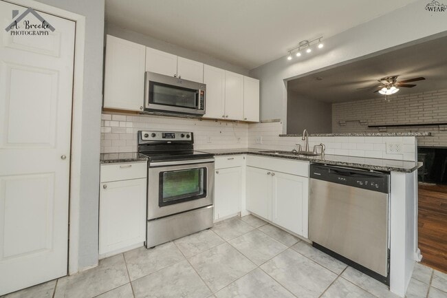Building Photo - 2953 Moffett Ave