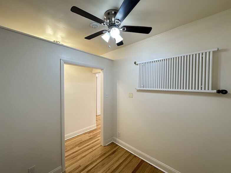 Building Photo - 4311 N Francisco Ave