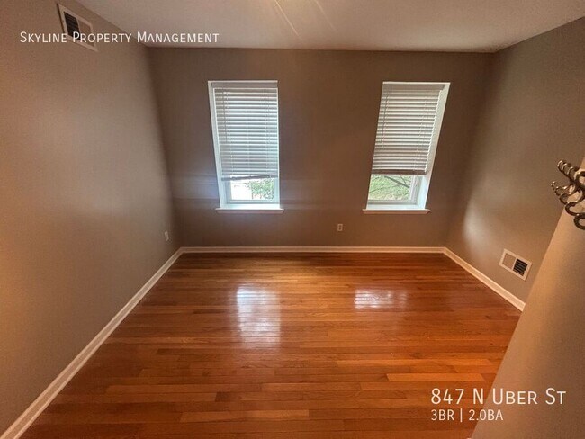 Building Photo - 847 N Uber St