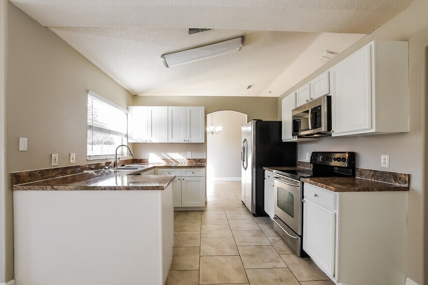 Building Photo - 4210 Red Bird Ave