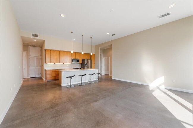 Building Photo - 507 Sabine St