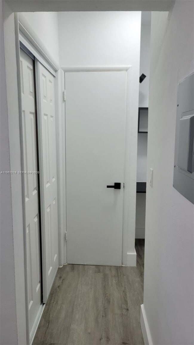 Building Photo - 2101 Normandy Dr