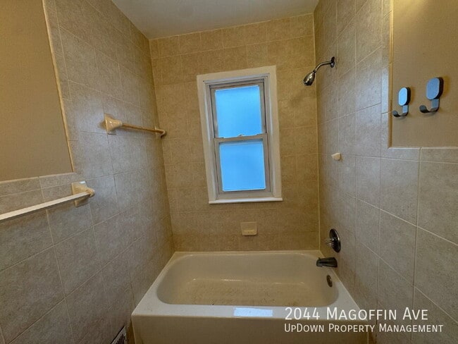 Building Photo - 2044 Magoffin Ave