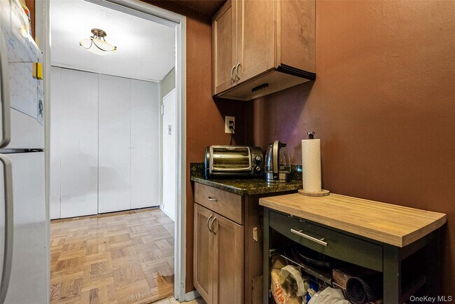 Building Photo - 107-40 Queens Blvd