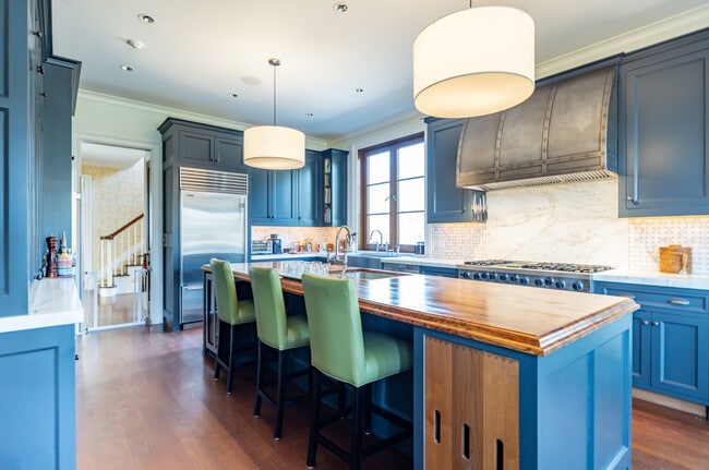 Building Photo - 286 Downs Path