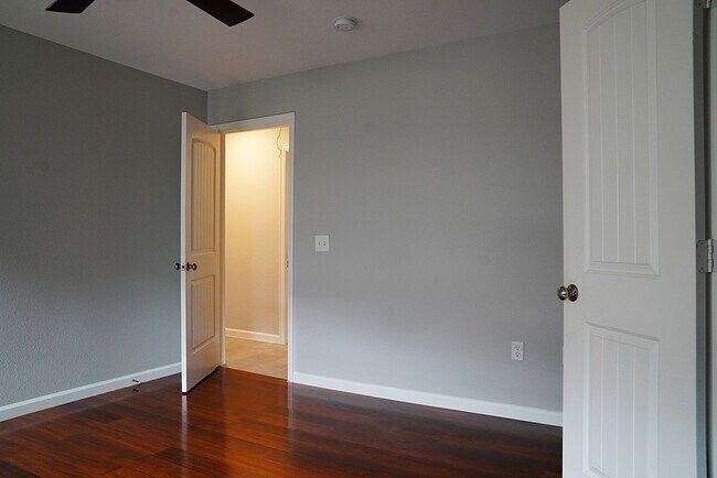 Building Photo - 3535 Rosedale St