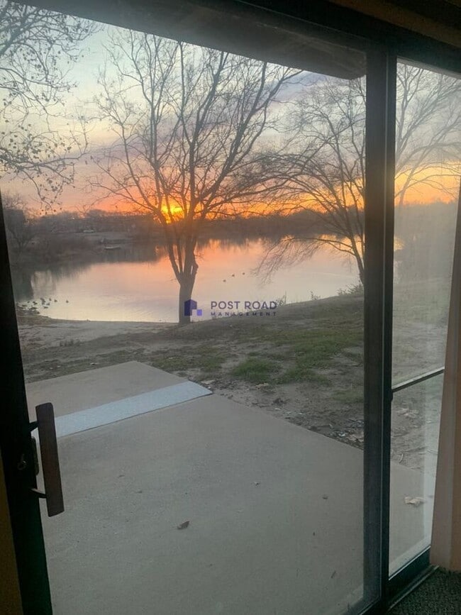 Building Photo - 701 W 27th St S