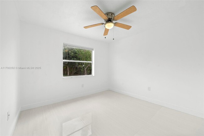 Building Photo - 1400 SW 54th Ave