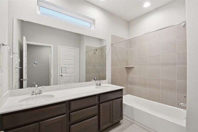 Building Photo - 4106 Split Ivy Dr