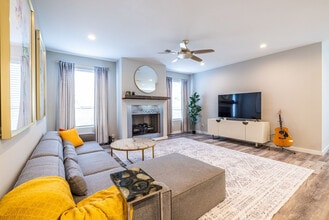 Building Photo - 1450 May Ave SE