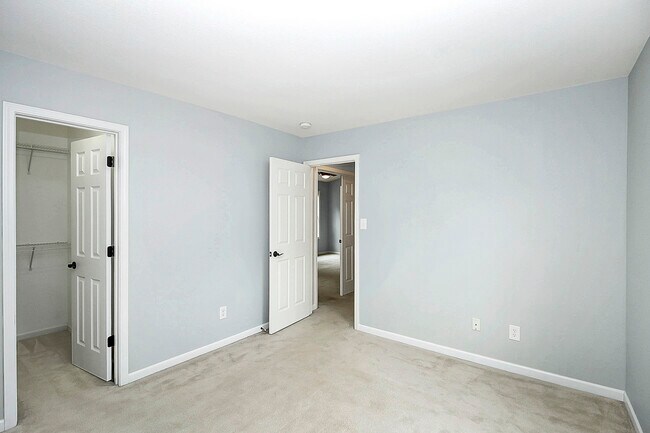 Building Photo - 5227 Silabert Ave