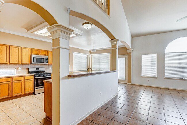 Building Photo - Discover the epitome of suburban living in this exquisite home, nestled on a peaceful cul-de-sac ...