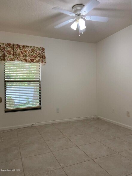 Bedroom 2 - 1120 Luminary Cir
