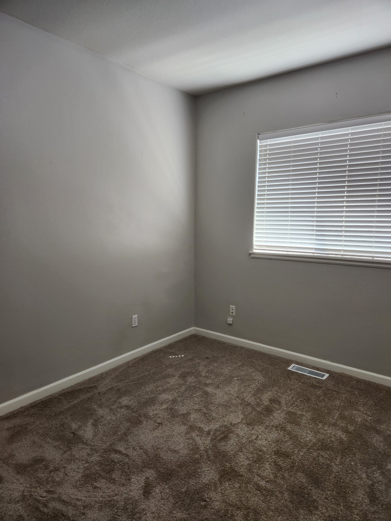 Building Photo - 1586 NE Grandhaven Dr