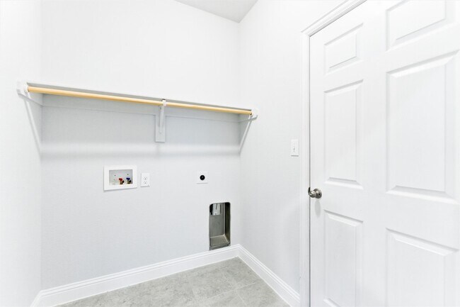 Building Photo - 5649 Salt Springs Dr