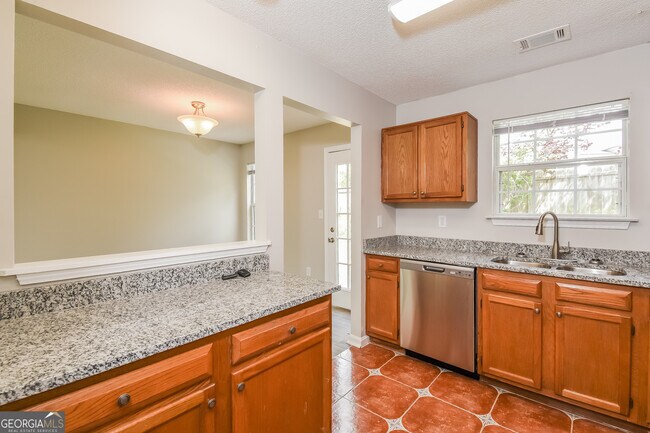 Building Photo - 412 Windstream Dr SW