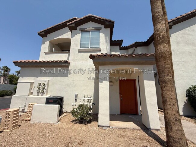 Building Photo - 2992 N Miller Rd