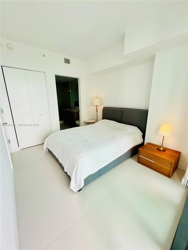 Building Photo - 501 NE 31st St