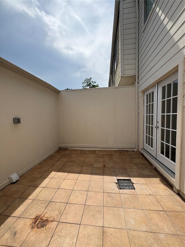 Building Photo - 12625 Memorial Dr