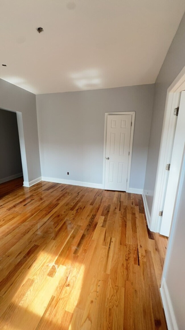 Building Photo - 113 67th St