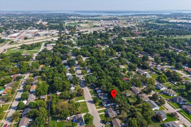 Building Photo - 329 S 2nd St