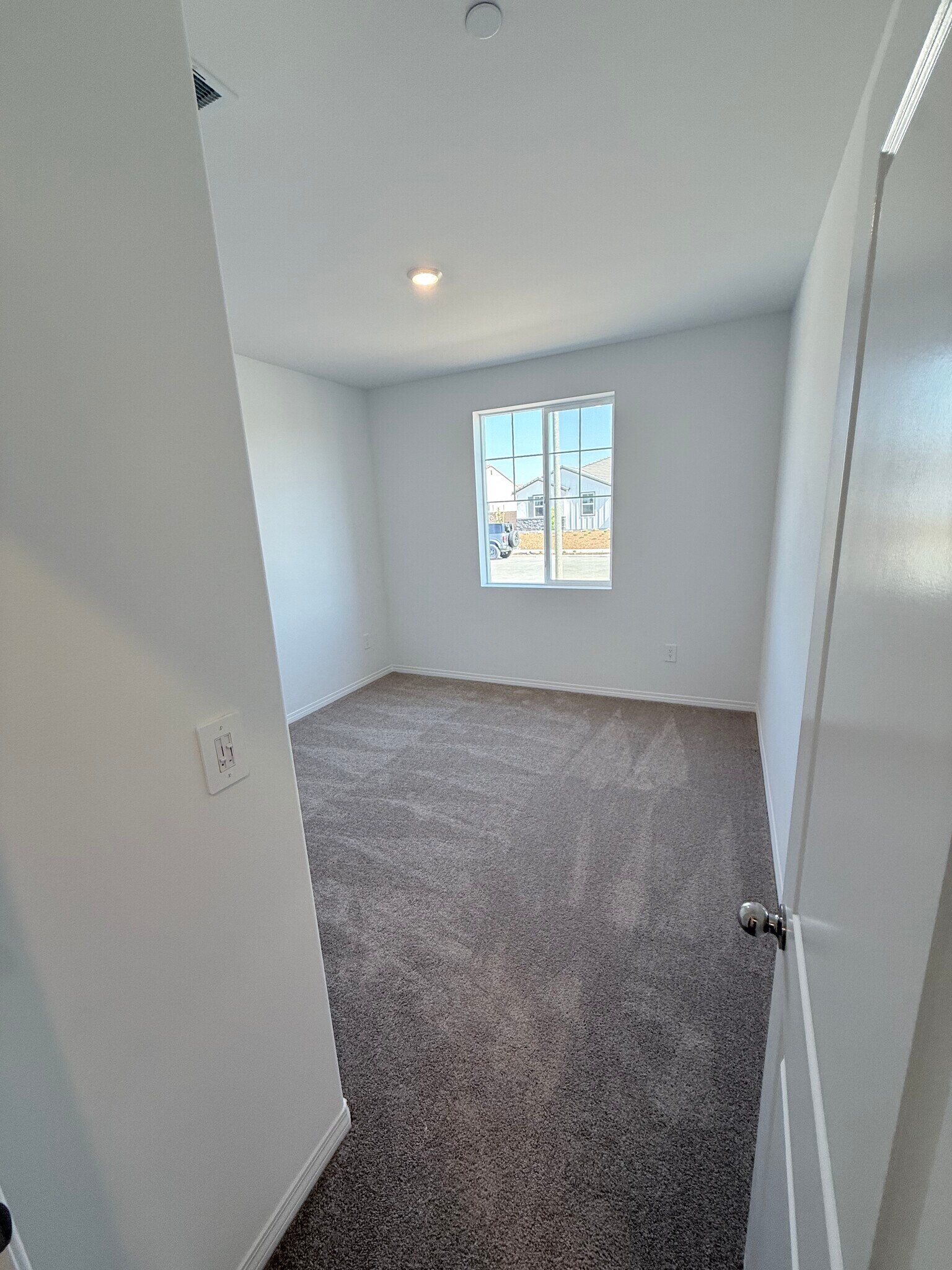 Building Photo - 339 Deer Lake Way