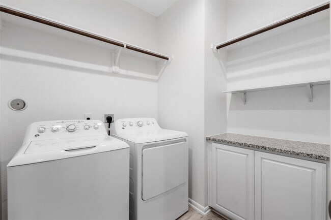 Building Photo - 5203 Pr Ter Ln