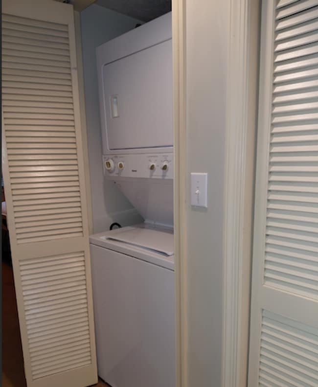 Building Photo - Turnkey Furnished Condo