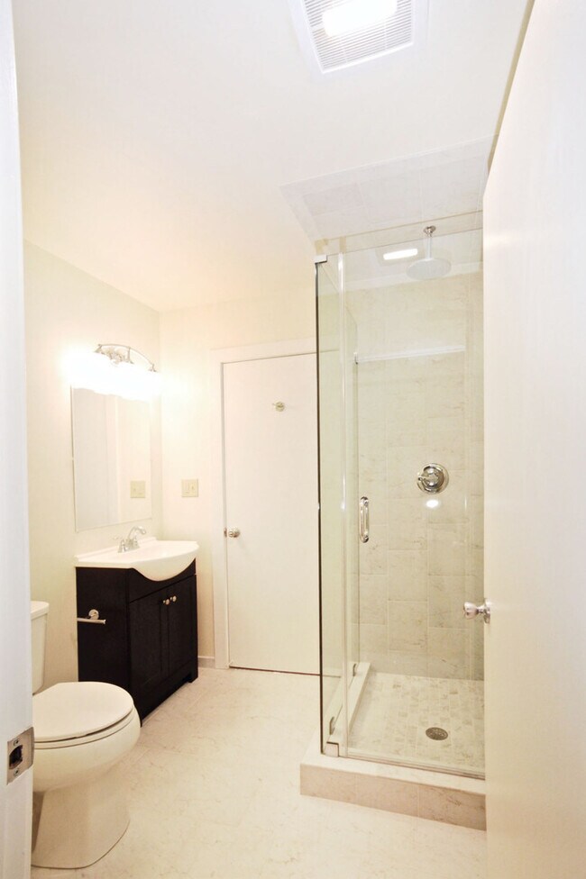 Building Photo - 1221 N Street, NW