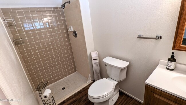 Building Photo - 3853 E Mainyard Pl