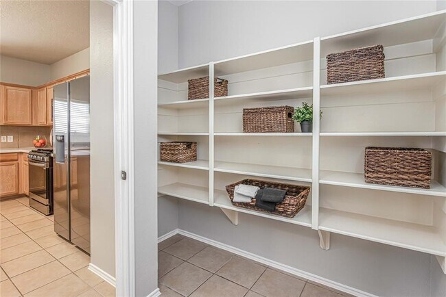 Building Photo - 30111 Luna Lakes Dr