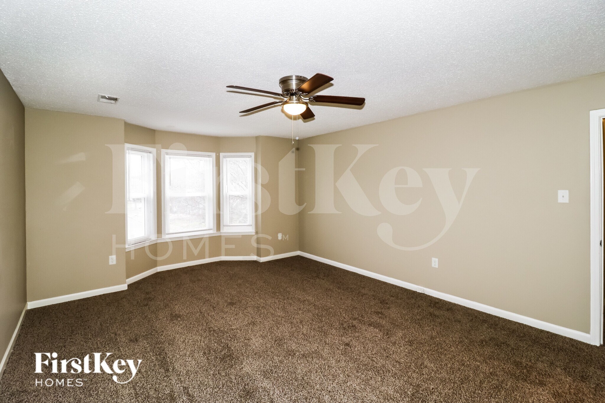 Building Photo - 8117 S Regis Pl