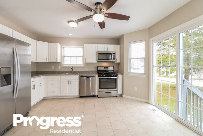 Building Photo - 733 Sage Hill Dr