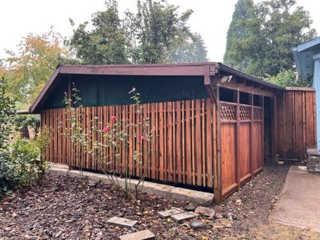 Building Photo - 35349 S Farm Rd
