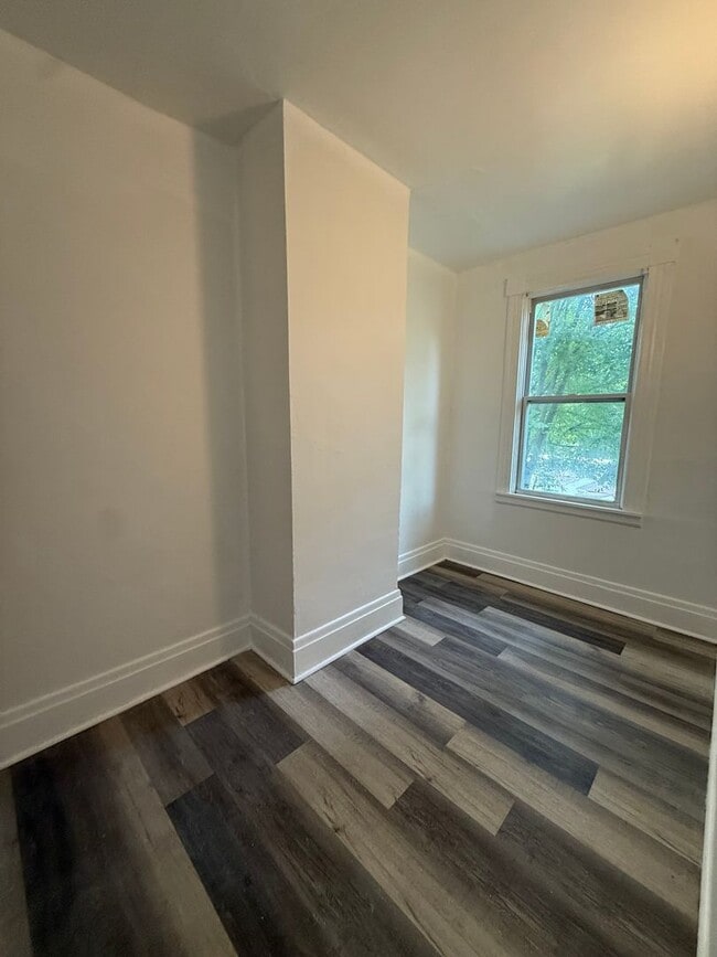 Building Photo - 1106 Langtry St