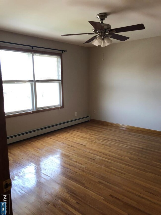 Building Photo - 504 2nd